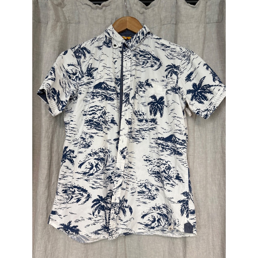 Free Planet Mens Small White Nvy Blue Tropical Scenic Palm Tree Btton Down Shirt